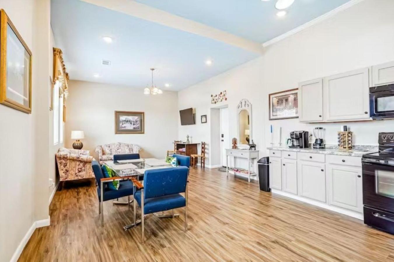 Appartamento Penthouse On Claiborne *